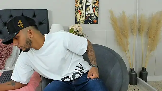 Snapshot of Robin_Rief chatting on 7, 3, 2025 Robin Rief online show from 7, 3, 2025