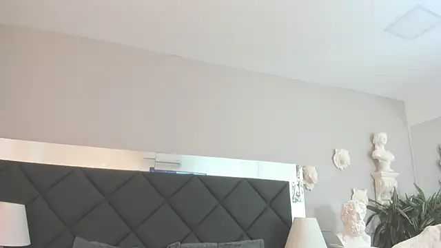 Snapshot of Robin_Rief chatting on 19, 11, 2025 Robin Rief online show from 19, 11, 2025