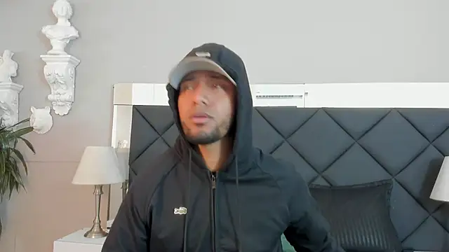 Snapshot of Robin_Rief chatting on 25, 11, 2025 Robin Rief online show from 25, 11, 2025