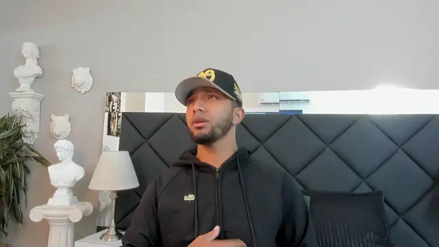 Snapshot of Robin_Rief chatting on 26, 11, 2025 Robin Rief online show from 26, 11, 2025