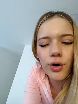 Snapshot of NicoleCut chatting on 18, 2, 2025 NicoleCut online show from 18, 2, 2025