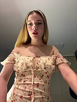 Snapshot of NicoleCut chatting on 25, 9, 2025 NicoleCut online show from 25, 9, 2025