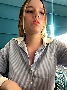 Snapshot of NicoleCut chatting on 11, 10, 2025 NicoleCut online show from 11, 10, 2025