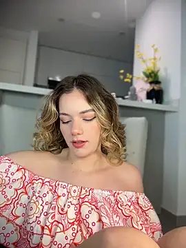 Snapshot of NicoleCut chatting on 1, 6, 2026 NicoleCut online show from 1, 6, 2026