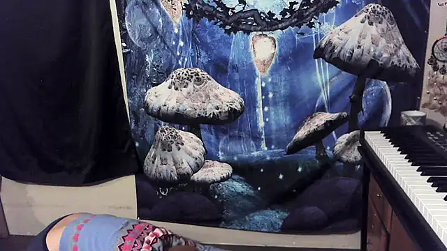 Snapshot of _hellostormy_ chatting on 4, 12, 2025 hellostormy online show from 4, 12, 2025