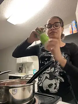 1prettygem online show from 8, 1, 2025