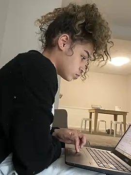 1prettygem online show from 15, 1, 2025