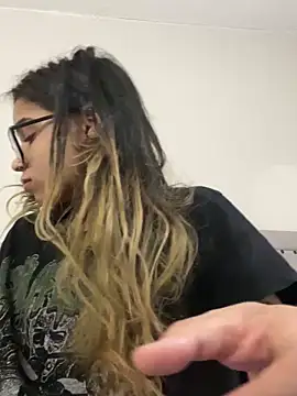 1prettygem online show from 9, 3, 2025