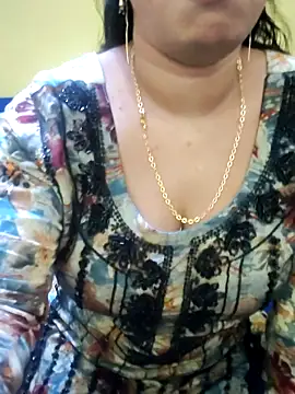 Snapshot of Haniya-143 chatting on 8, 9, 2025 Haniya-143 online show from 8, 9, 2025