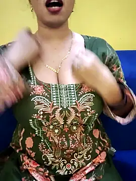 Snapshot of Haniya-143 chatting on 2, 10, 2025 Haniya-143 online show from 2, 10, 2025