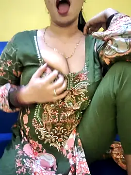 Snapshot of Haniya-143 chatting on 5, 10, 2025 Haniya-143 online show from 5, 10, 2025