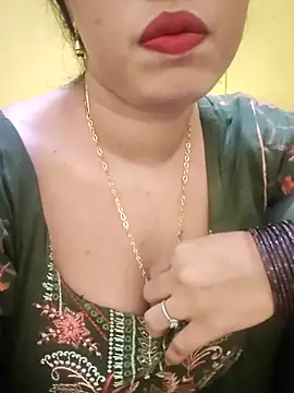 Snapshot of Haniya-143 chatting on 7, 10, 2025 Haniya-143 online show from 7, 10, 2025