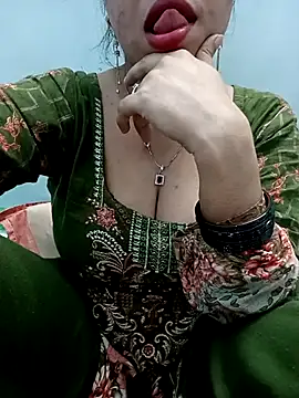 Snapshot of Haniya-143 chatting on 25, 11, 2025 Haniya-143 online show from 25, 11, 2025