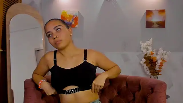 Snapshot of La_Maez chatting on 11, 12, 2024 La Maez online show from 11, 12, 2024