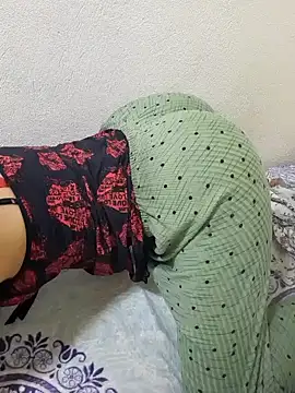 Snapshot of Linda-53 chatting on 26, 12, 2024 Linda-53 online show from 26, 12, 2024