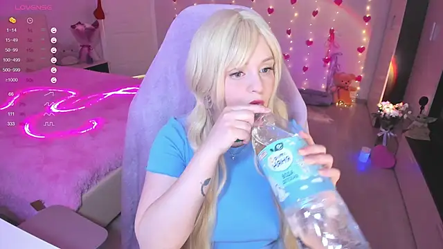 Amy honey angel online show from 1, 3, 2025