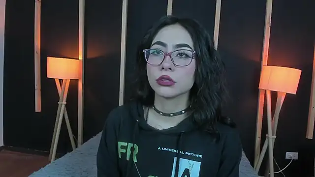 vampy dolll online show from 5, 1, 2025