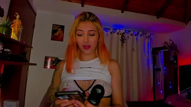 Snapshot of cuteweed420 chatting on 21, 1, 2025 cuteweed420 online show from 21, 1, 2025