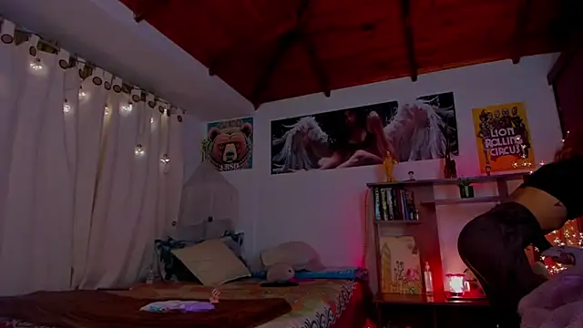 Snapshot of cuteweed420 chatting on 25, 2, 2025 cuteweed420 online show from 25, 2, 2025