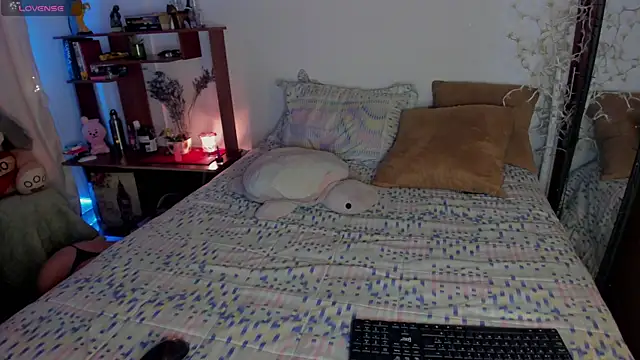 Snapshot of cuteweed420 chatting on 4, 10, 2025 cuteweed420 online show from 4, 10, 2025