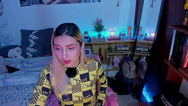 Snapshot of cuteweed420 chatting on 10, 4, 2026 cuteweed420 online show from 10, 4, 2026