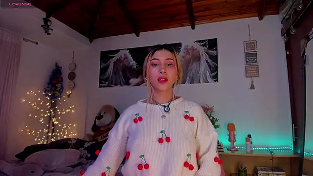 Snapshot of cuteweed420 chatting on 14, 4, 2026 cuteweed420 online show from 14, 4, 2026