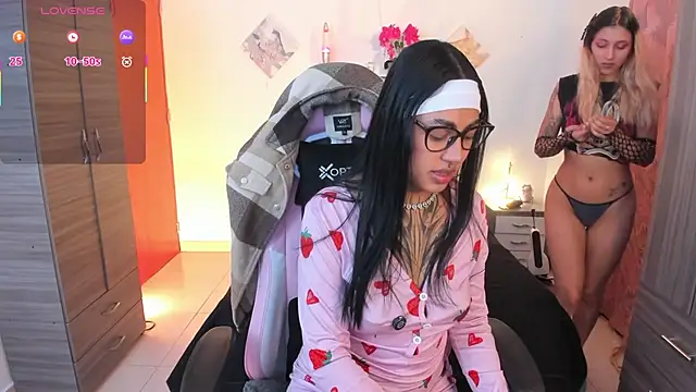 Snapshot of cuteweed420 chatting on 24, 7, 2026 cuteweed420 online show from 24, 7, 2026
