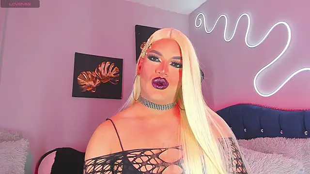 Snapshot of Missisabella_ chatting on 12, 9, 2025 Missisabella  online show from 12, 9, 2025