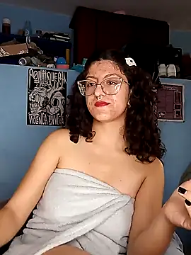 LoveElectra online show from 4, 1, 2025