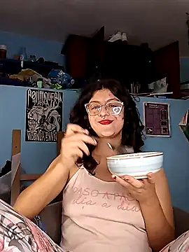 LoveElectra online show from 1, 2, 2025