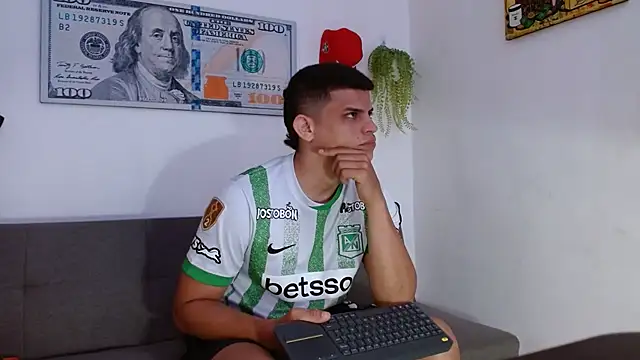 Snapshot of boss_of_cash chatting on 23, 4, 2026 boss of cash online show from 23, 4, 2026