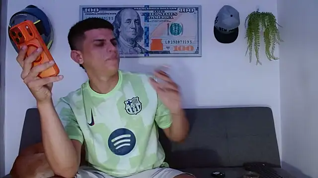 Snapshot of boss_of_cash chatting on 7, 5, 2026 boss of cash online show from 7, 5, 2026