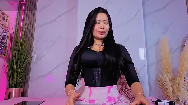 Chlooee   online show from 2, 10, 2025