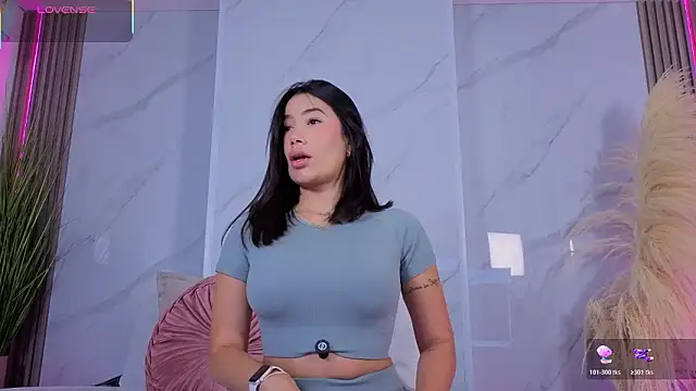 Chlooee   online show from 4, 2, 2026