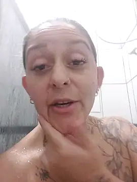 baixinhaloira online show from 1, 11, 2025