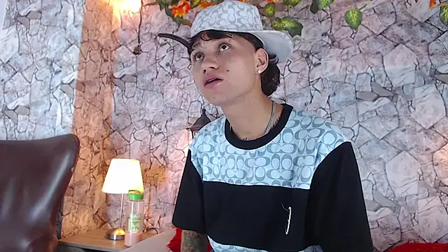 Samuel Hilton online show from 15, 12, 2024