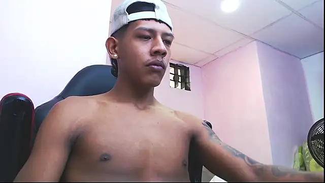 Snapshot of mr_stiven_ chatting on 5, 1, 2025 mr stiven  online show from 5, 1, 2025