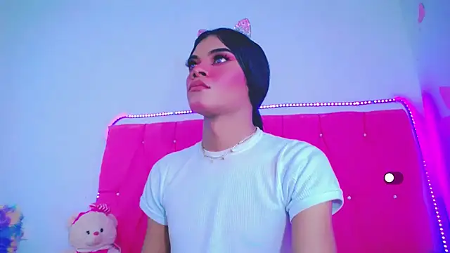 Snapshot of Theylor_Rouse chatting on 2, 3, 2025 Theylor Rouse online show from 2, 3, 2025