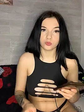 Snapshot of CassieGlow chatting on 17, 12, 2024 CassieGlow online show from 17, 12, 2024