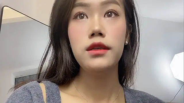 Bella-LL online show from 5, 3, 2025