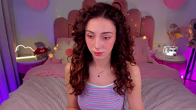 ElsaYoung online show from 1, 2, 2025