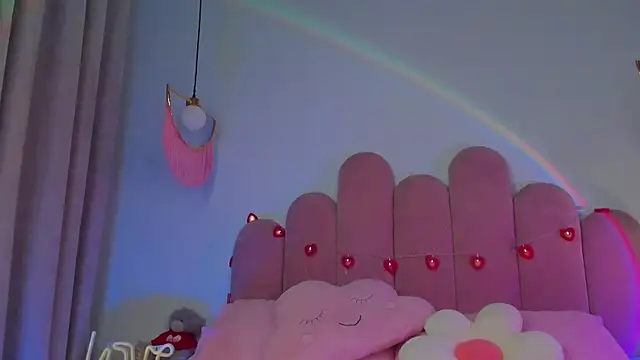 ElsaYoung online show from 2, 3, 2025