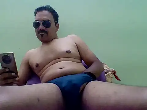 Snapshot of farhaanmacho chatting on 10, 11, 2025 farhaanmacho online show from 10, 11, 2025