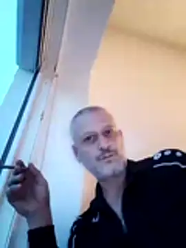 Snapshot of Husoban chatting on 21, 10, 2025 Husoban online show from 21, 10, 2025