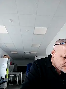 Snapshot of Husoban chatting on 28, 10, 2025 Husoban online show from 28, 10, 2025