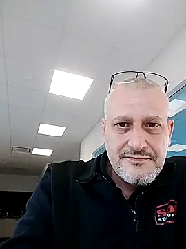 Snapshot of Husoban chatting on 5, 12, 2025 Husoban online show from 5, 12, 2025