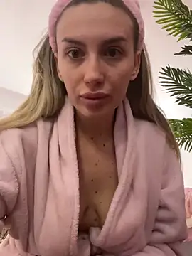 Snapshot of FelyJolie chatting on 19, 1, 2025 FelyJolie online show from 19, 1, 2025