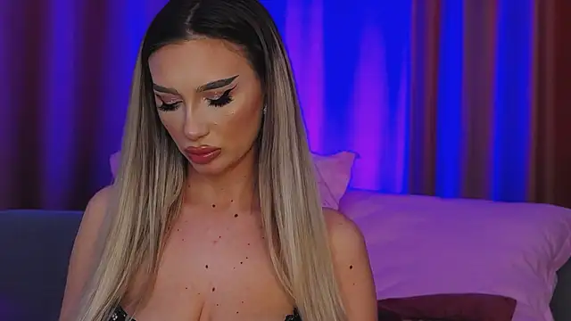 Snapshot of FelyJolie chatting on 22, 2, 2025 FelyJolie online show from 22, 2, 2025