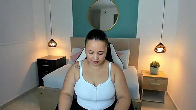 Snapshot of linda_rios_ chatting on 17, 12, 2024 linda rios online show from 17, 12, 2024