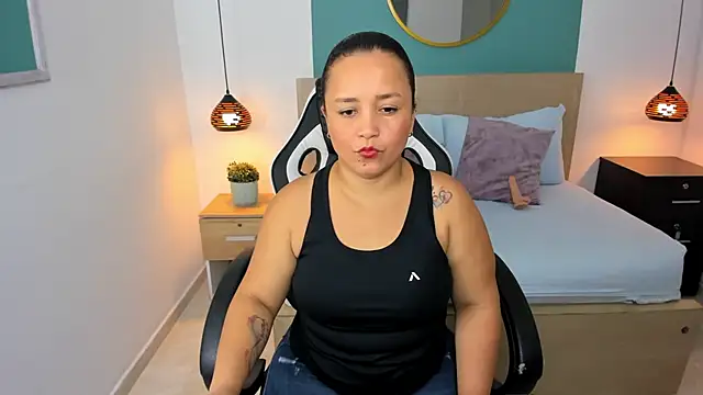 Snapshot of linda_rios_ chatting on 12, 2, 2025 linda rios online show from 12, 2, 2025